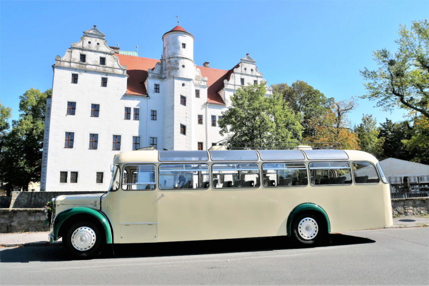 Oldtimer Bus Dresden | Jetzt mit Pissup Reisen buchen!