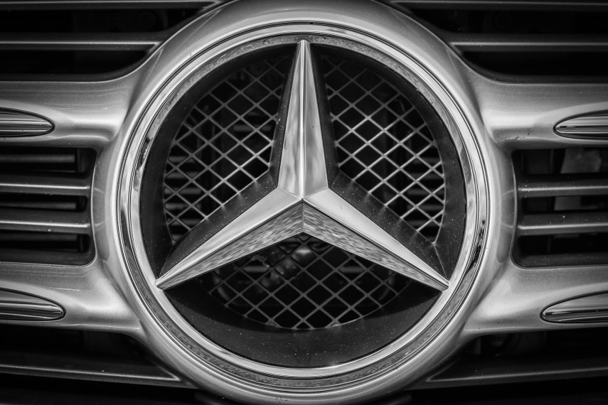 Besuch im Mercedes-Benz-Museum Stuttgart buchen | JGA für Autofans | Pissup Reisen