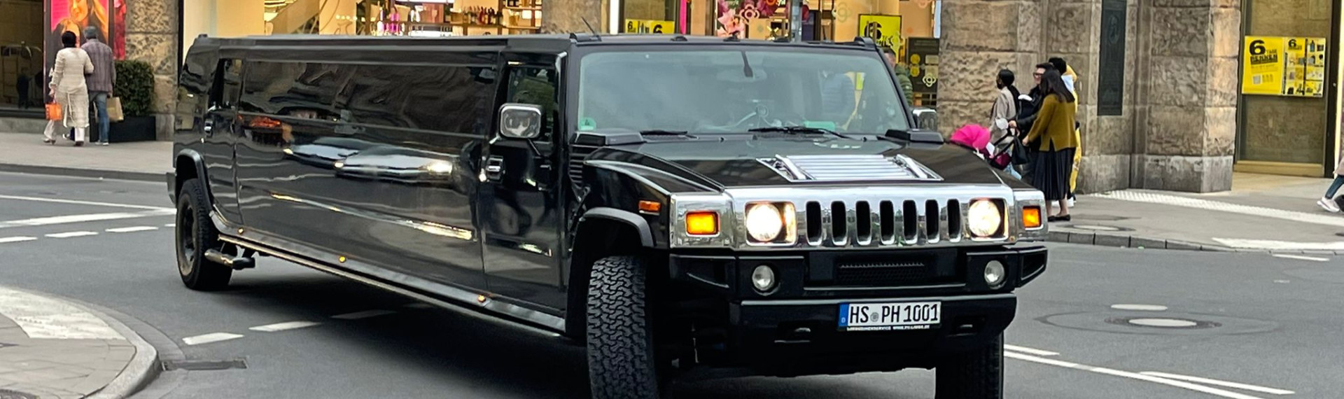 Hummer Limousine mieten in Wien | Pissup Reisen