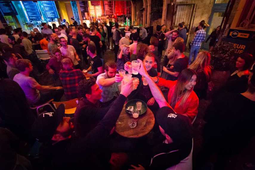 Pub Crawl mit Bier-Flatrate Budapest | Jetzt buchen!