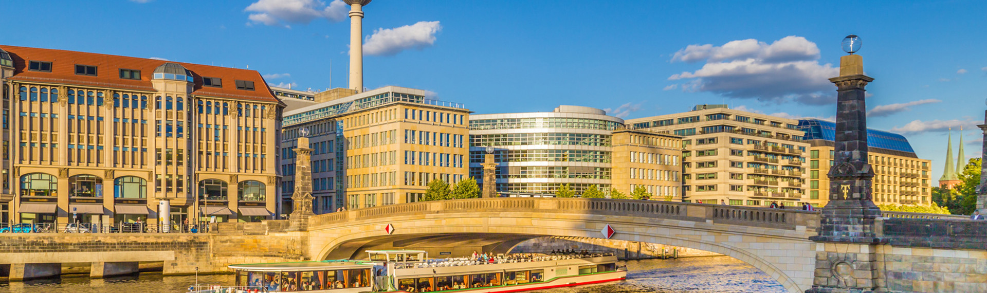 Båtsightseeing i Berlin | Pissup Utdrikningslag