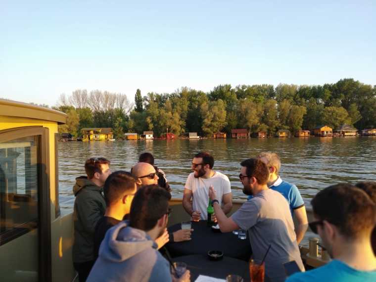Tag på på flodbådscruise med øller med Pissup i Krakow!