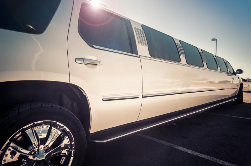 Limousine Kørsel - Hyr vores limo og føl jer som VIPs