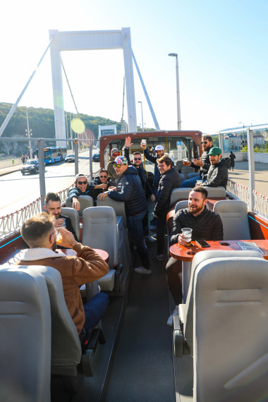 Bierbus Budapest buchen | Saufen & Sightseeing für den JGA | Pissup Reisen