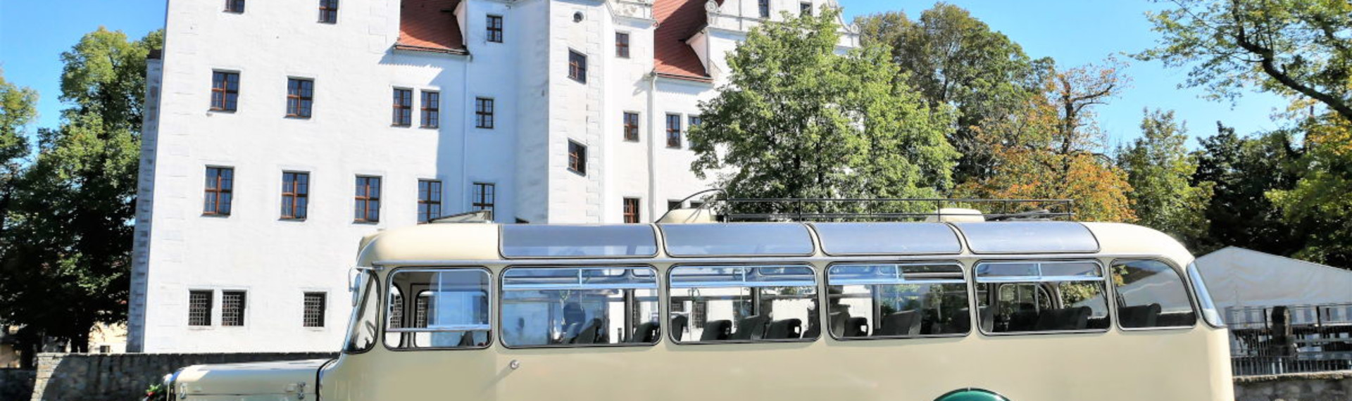 Oldtimer Bus Dresden | Jetzt mit Pissup Reisen buchen!