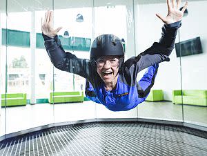 Indoor-Skydiving: Flug im Windkanal Berlin buchen | Luftiger JGA-Spaß | Pissup Reisen