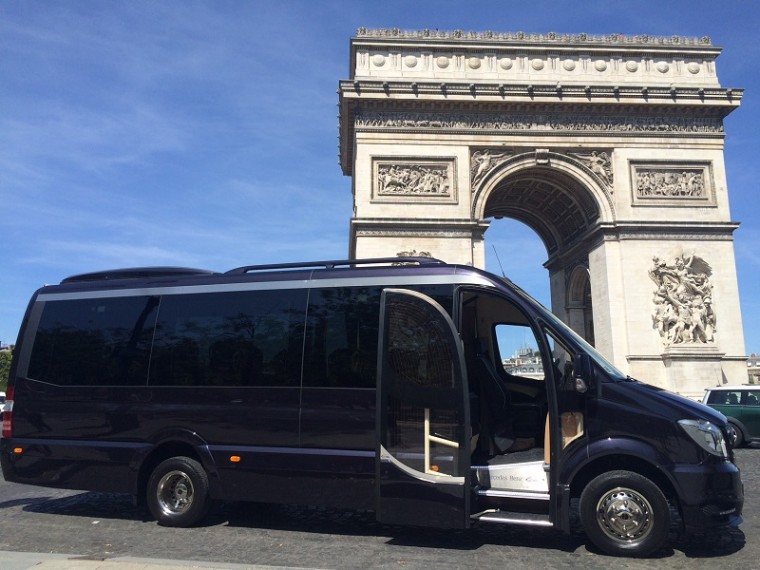 One Way Airport Transfer In Paris | Pissup Stag Dos