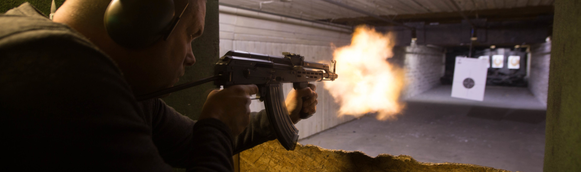 Som På Film: Skyd Med Ægte Pistol - Prøv pistoler i Berlin